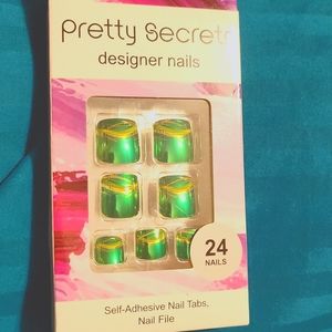 !!Out for now!! Chrome Green Press on Toenails- I bundle!